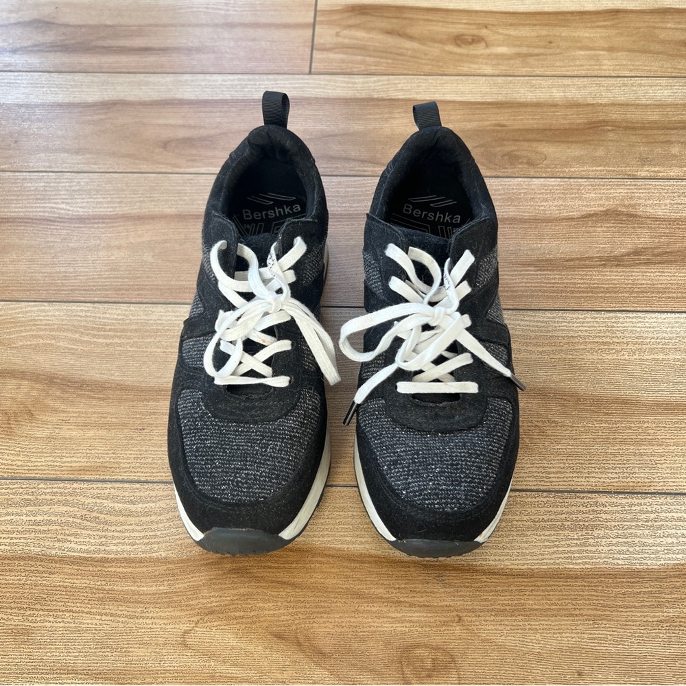 Pre-owned Bershka Women’s Shimmer Trainer Low-top Lace-up Sneakers in Black 36